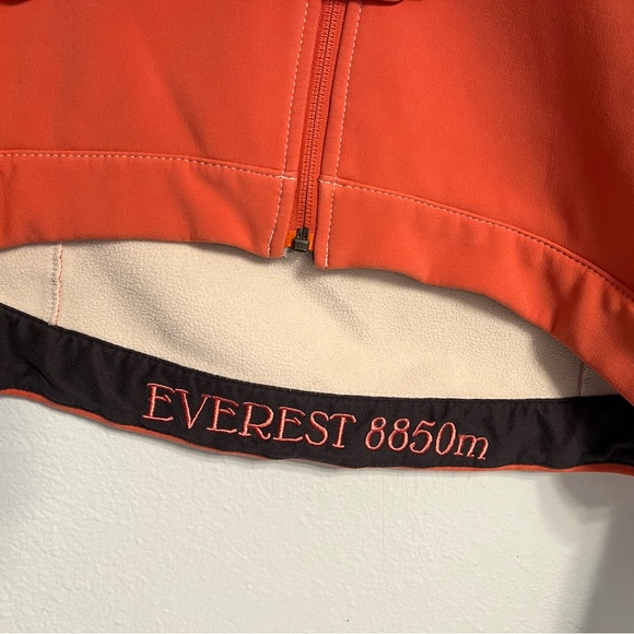 North Face Women’s Soft Shell - Picture 4 of 6